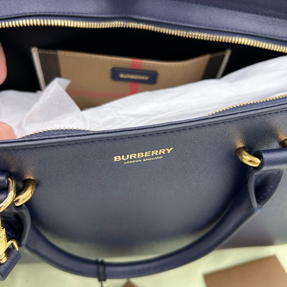 Women’s Burberry Banwell classic check handbag with detachable shoulder strap - Picture 12 of 15